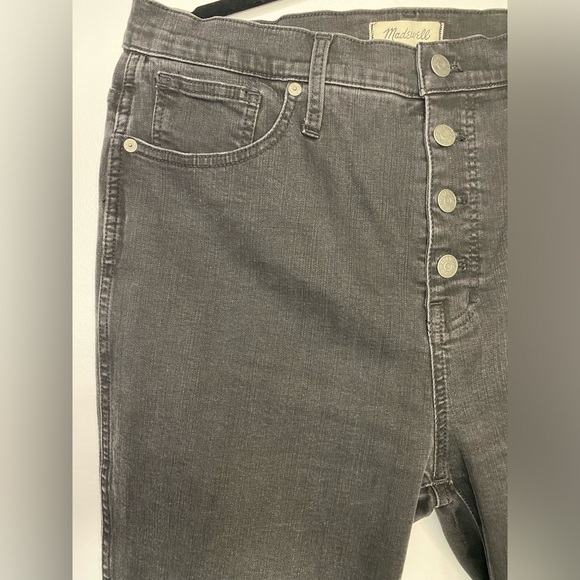 Madewell 10" High-Rise Skinny Jeans in Berkeley Black: Button-Through Edition - Picture 4 of 10